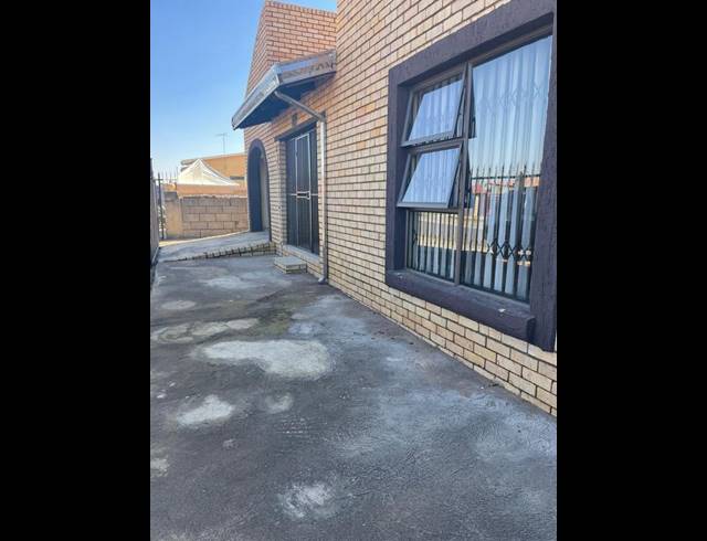 2 BEDROOM HOUSE FOR SALE IN KWA THEMA